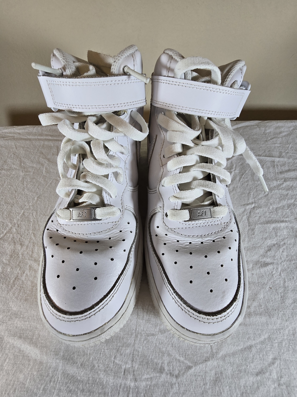 Nike Air Force 1 Mid LE "Triple White" GS Big Kids Size 6Y (Women's 7.5)